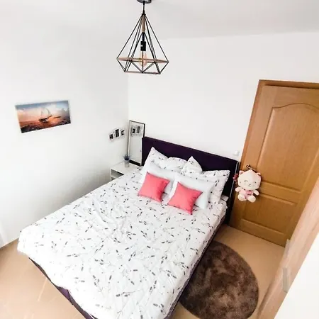 Purple Apartman